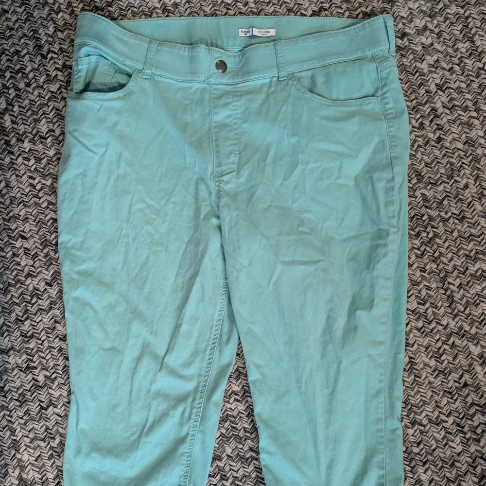 Mint green lee riders capris